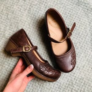 DANSKO Strappy Brown Leather Floral Clogs Womens 38/7.5